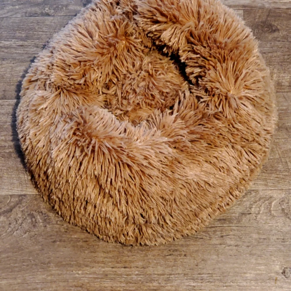 Plush Calming Dog Puppy Bed Donut Tan NIB